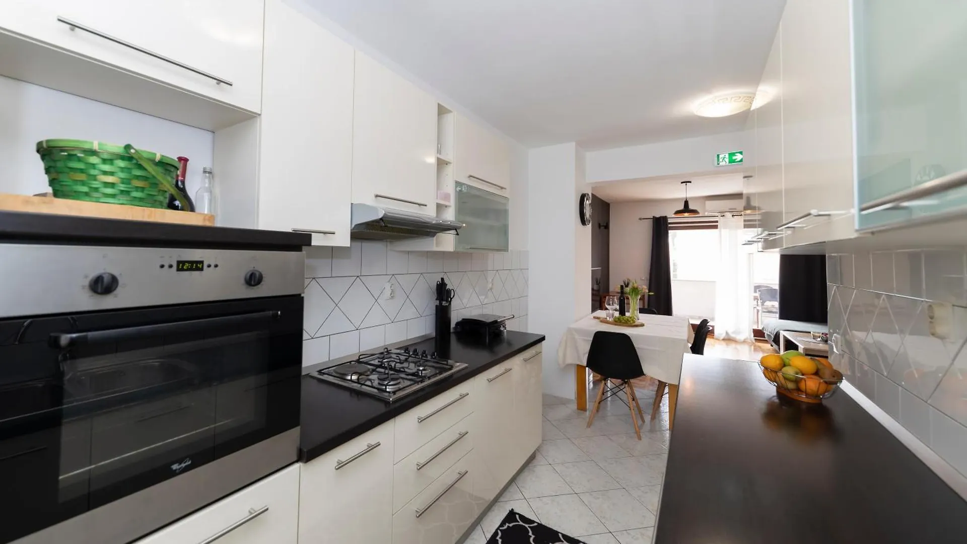 Apartment Nea Zara 0*,